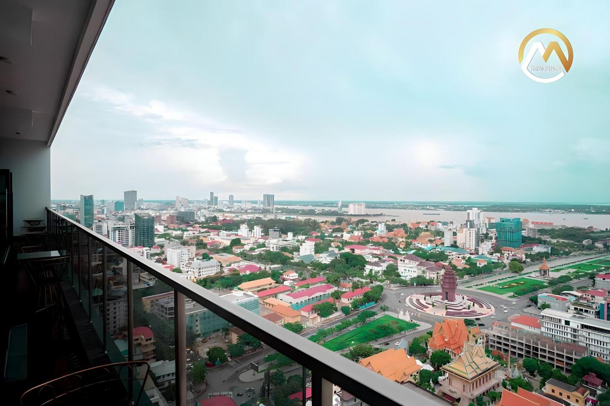 Infinity Pool Hotel Phnom Penh Down To 24 Usd In M Residence 외부 사진